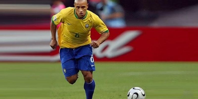 Xuất thân và bình minh nghề nghiệp Roberto Carlos